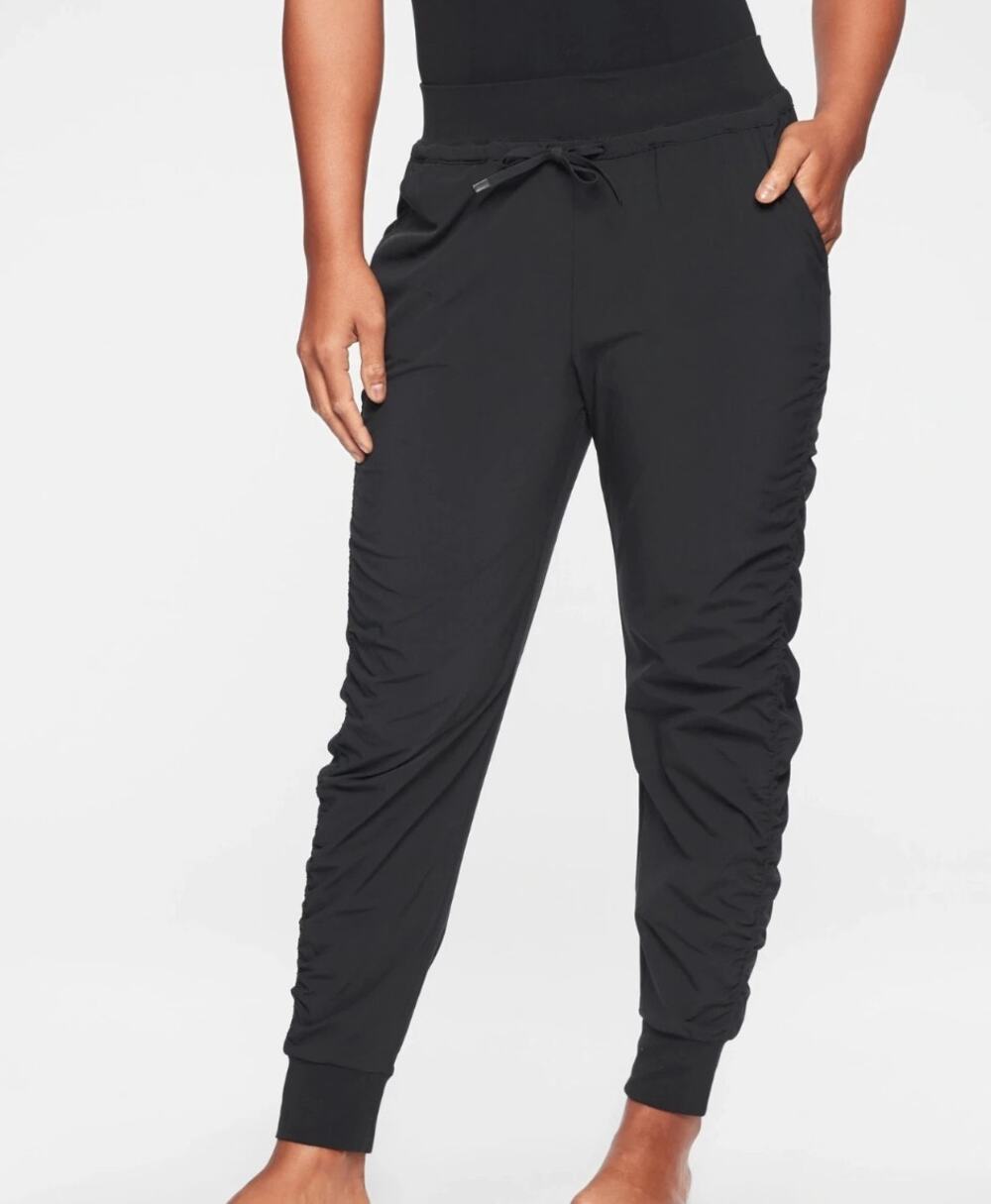 Athleta Attitude Pant in Black Size 6